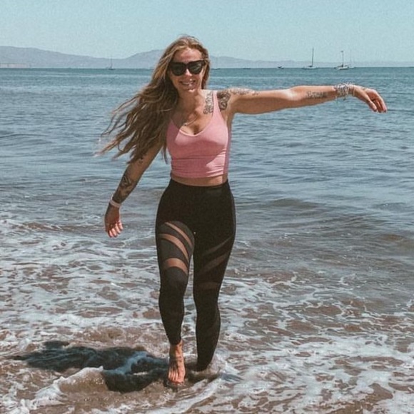 ❌SOLD❌Lululemon cross mesh style legging size 2 - Picture 3 of 10